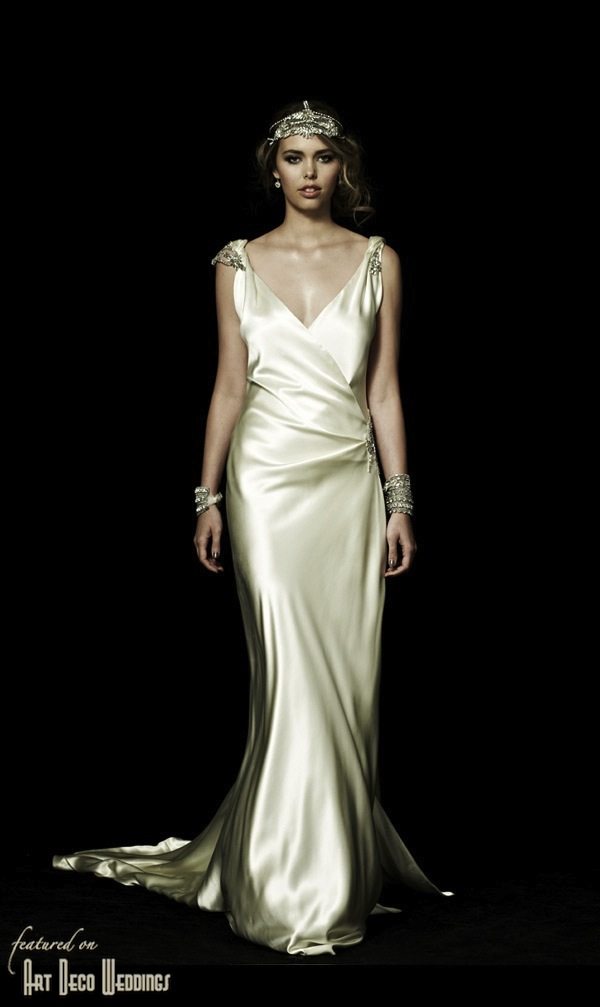 Art Deco Gowns || Johanna Johnson 2013 'Still Is The Night...' | Deco ...