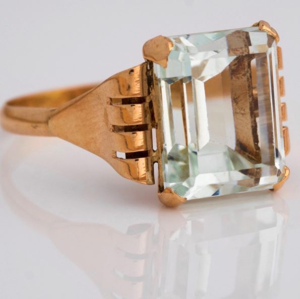 Antique Gold Art Deco Aquamarine Ring