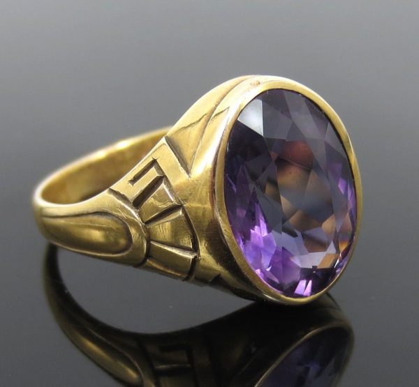 Art Deco Amethyst Yellow Gold Ring