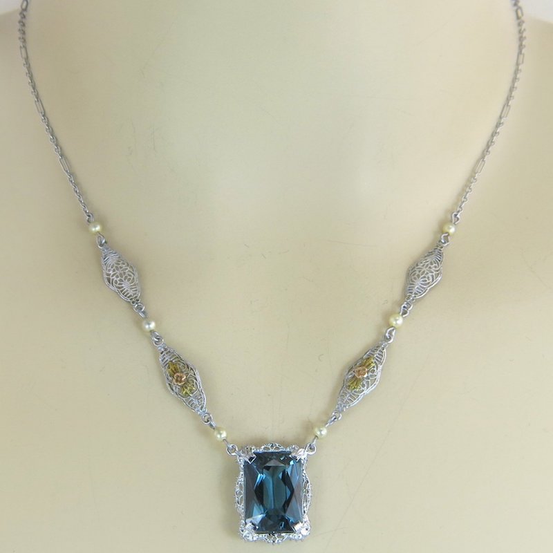 Blue Art Deco Spinel Pendant Necklace