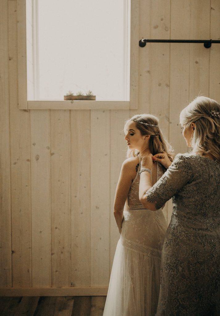 Bridal Prep for Vintage Barn Wedding