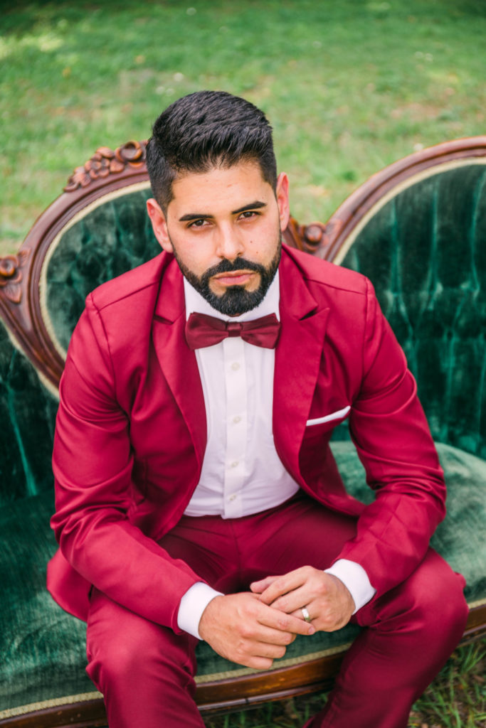 Bright Groom Suit | Rustic Wedding