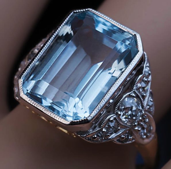 Antique Art Deco Aquamarine Cocktail Ring