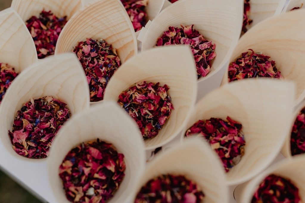 Flower Petals to Throw Wedding