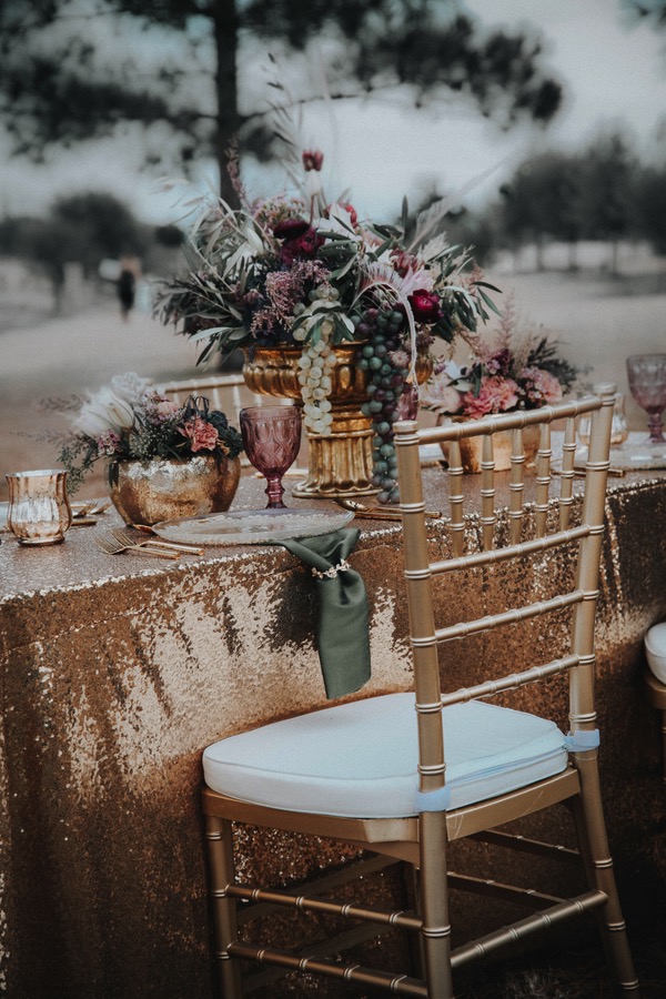 Gold Table | Dramatic Rustic 1920s Wedding Inspiration