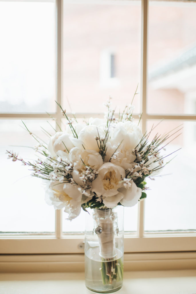 Ivory Bouquet | Elegant Vintage Country Club Wedding