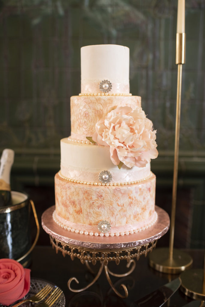 Pantone Living Coral Wedding Cake