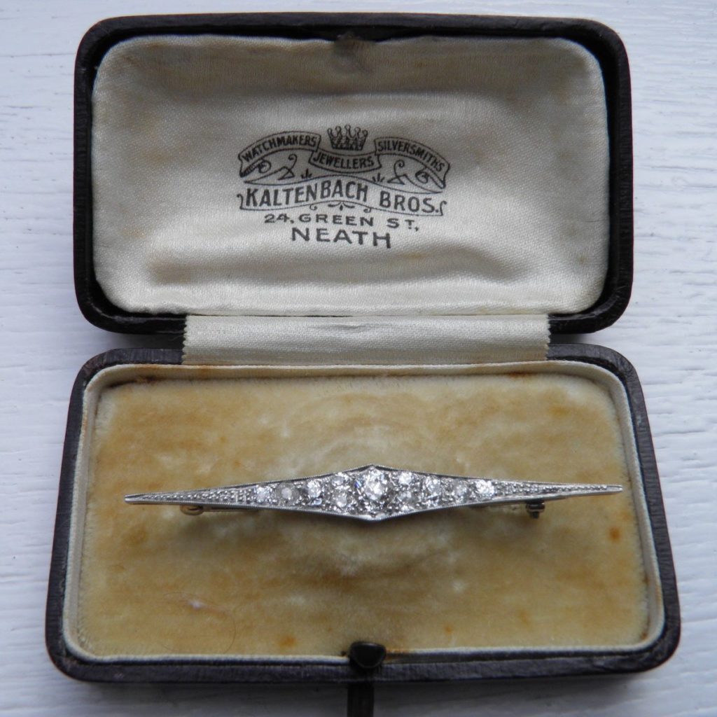 Platinum Art Deco Diamond Brooch