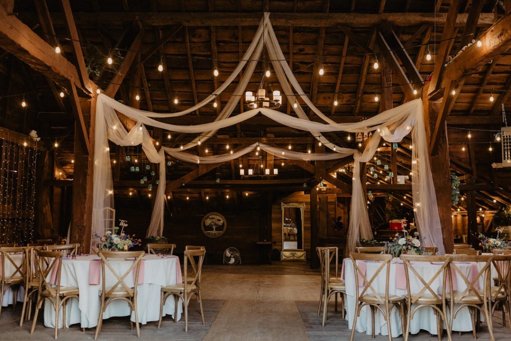 Romantic Vintage Barn Wedding Decor