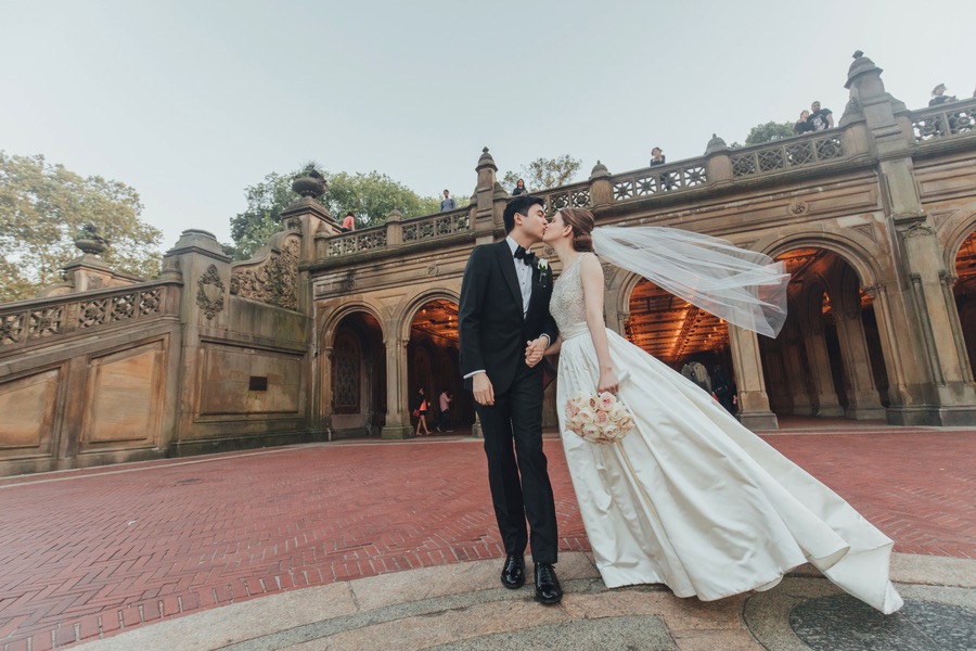 Romantic Vintage Style NYC Central Park Wedding