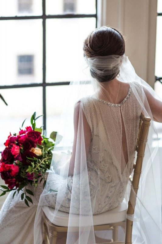 Simple 1920s veil