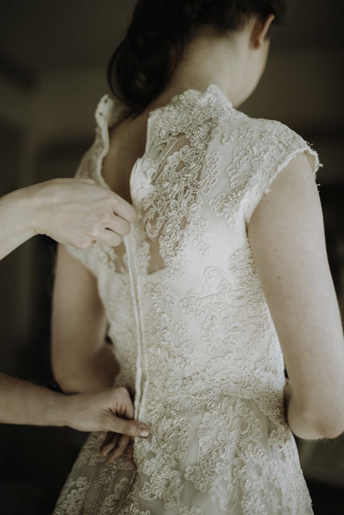 Vintage Lace Gown | Rustic Vintage Wedding