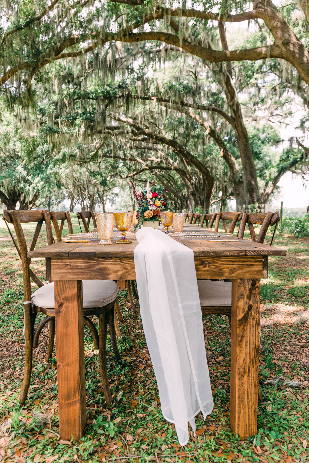 Vintage Outdoor Rustic Wedding Table