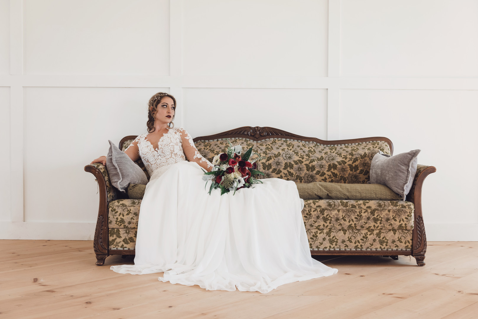 Vintage Style Bride | Antique Sofa | WInter Wedding