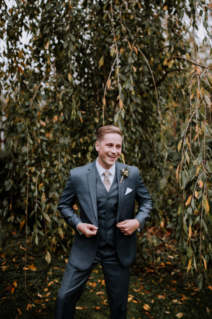 Vintage Style Groom | Autumn Wedding