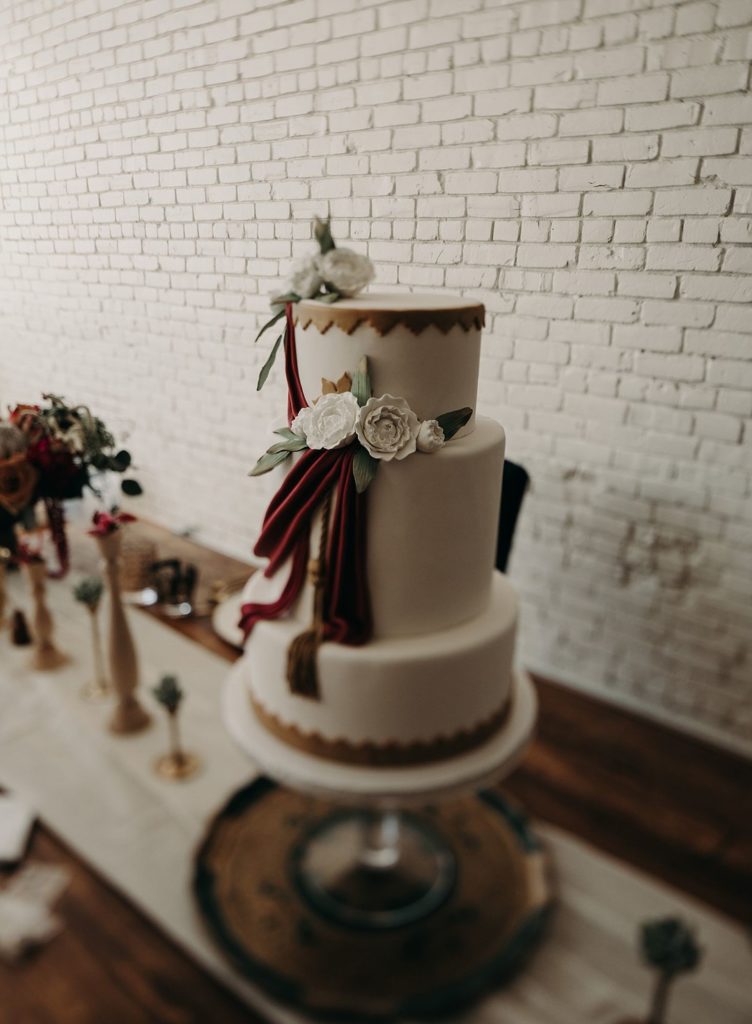 Vintage Texas Wedding Cake