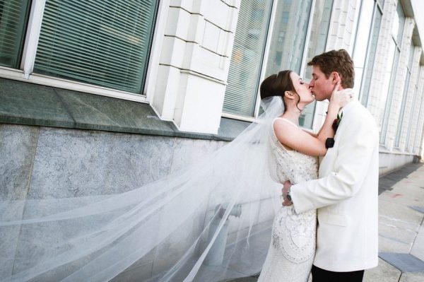 Vintage veil bride and groom